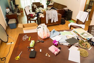 How to pack a messy house
