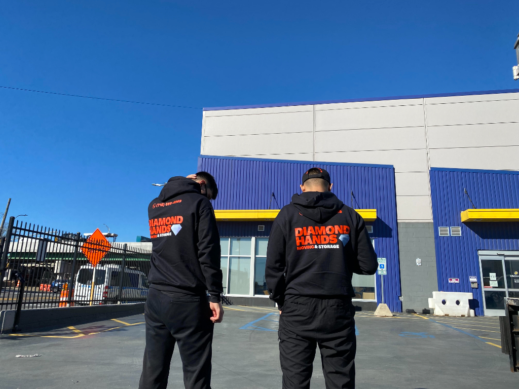 Diamond-Hands-Moving-