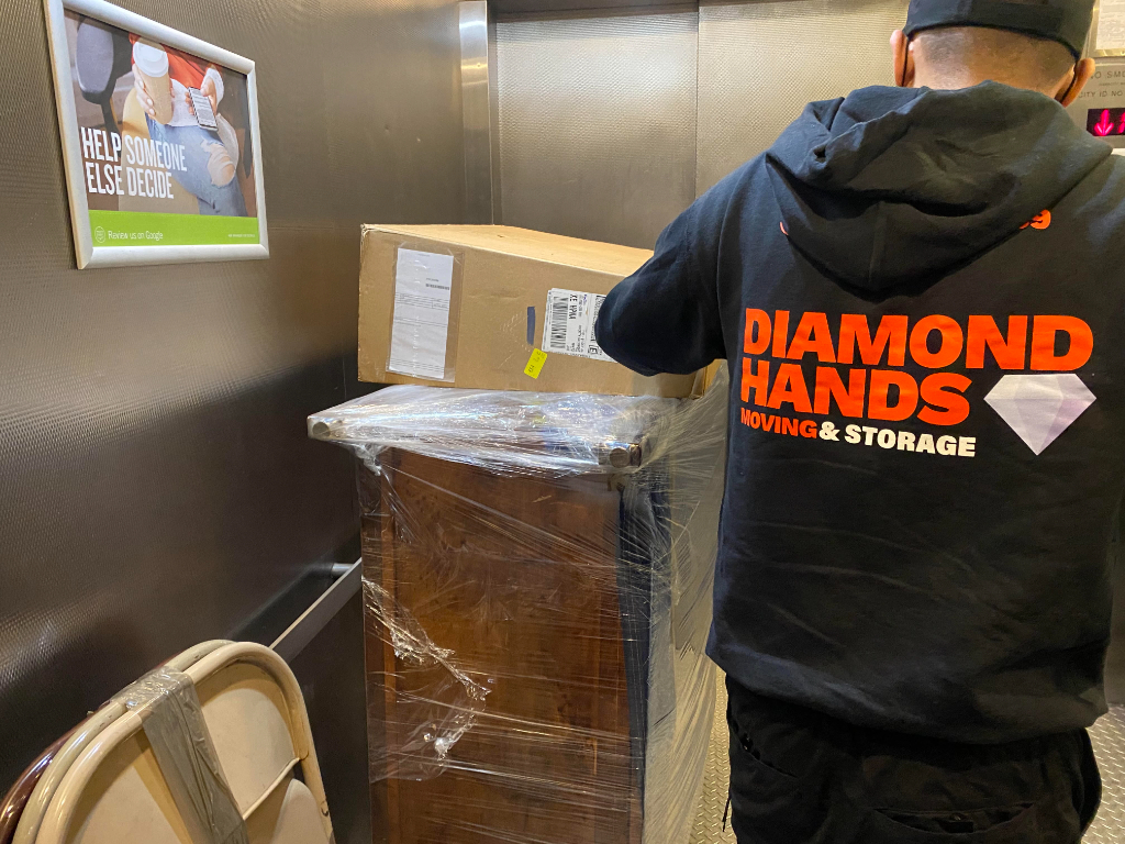 Diamond-Hands-Moving-