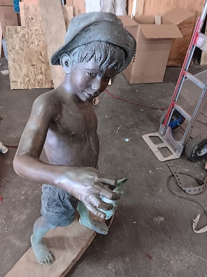{Statue}