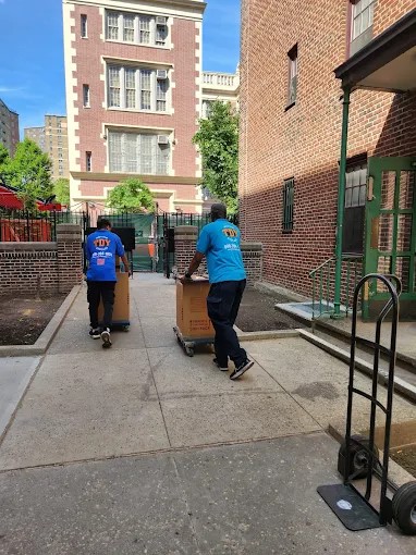 Crew on Move