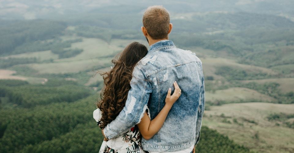 /10-ways-to-keep-love-alive-across-the-miles/