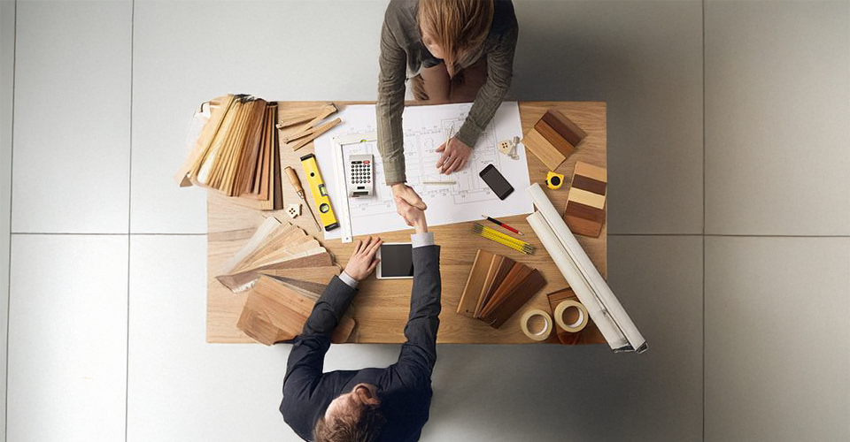 /right-time-to-hire-a-professional-home-contractor/