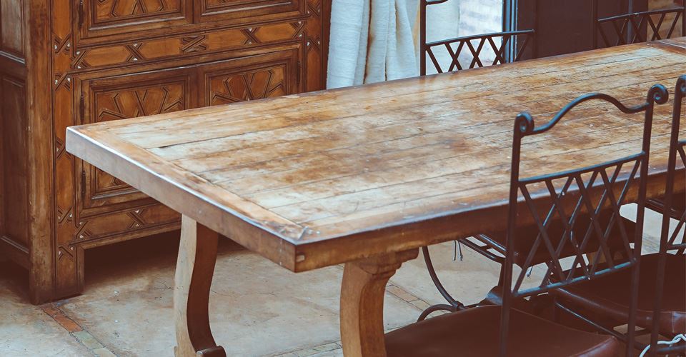 How to Protect Wooden Furniture When You Move