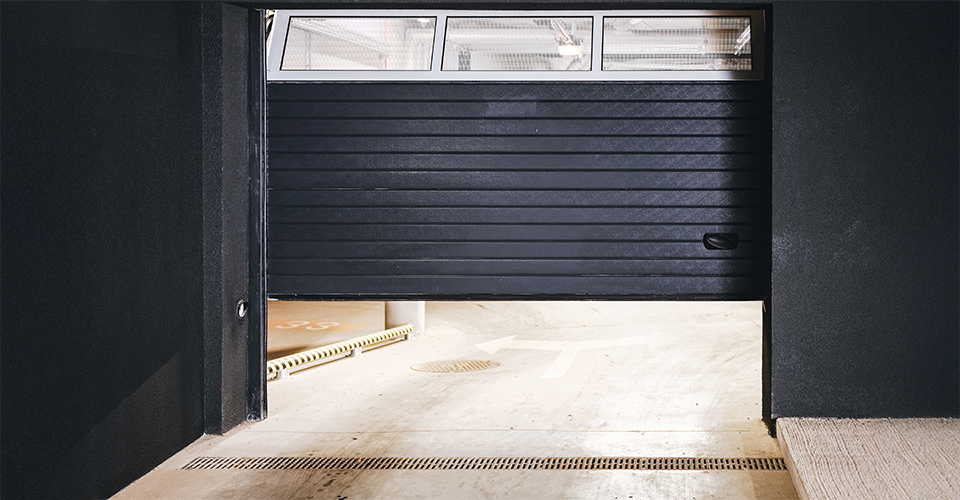 /how-to-install-a-do-it-yourself-garage-door/