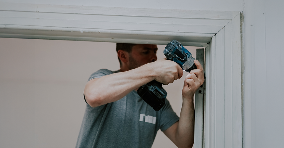 /how-to-install-a-storm-door/