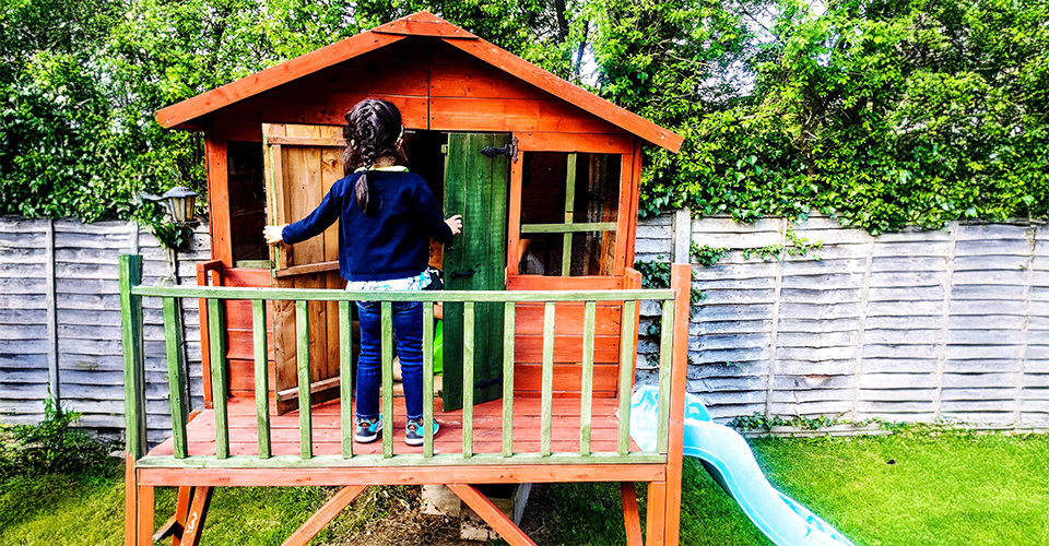 /how-to-build-a-playhouse-for-kids/