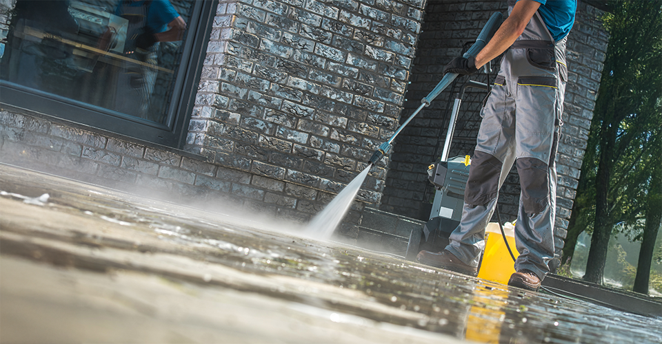 /how-to-power-wash-the-outside-of-your-home/