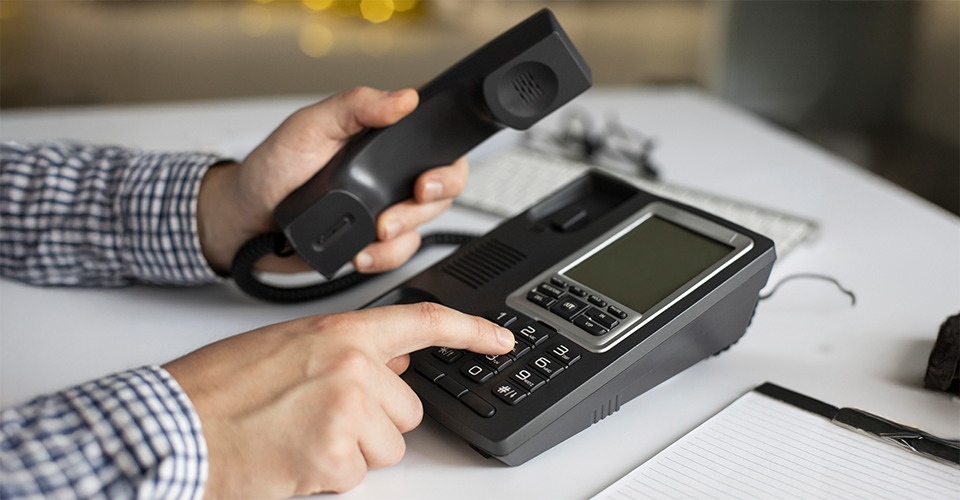 /how-to-select-and-set-up-a-telephone-system/