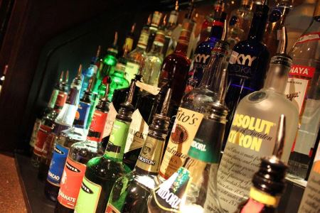 How to Pack a Home Bar and Transport Liquor