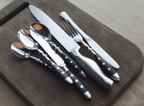 /packing-cutlery/