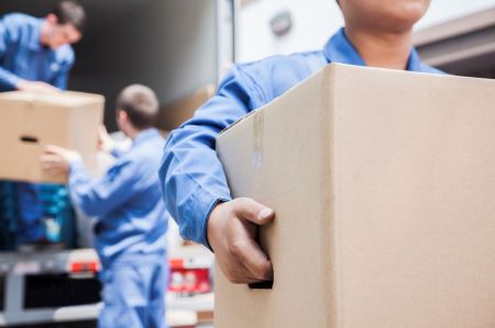 Pros and cons of hiring movers