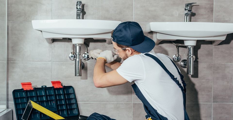how to check plumbing in house