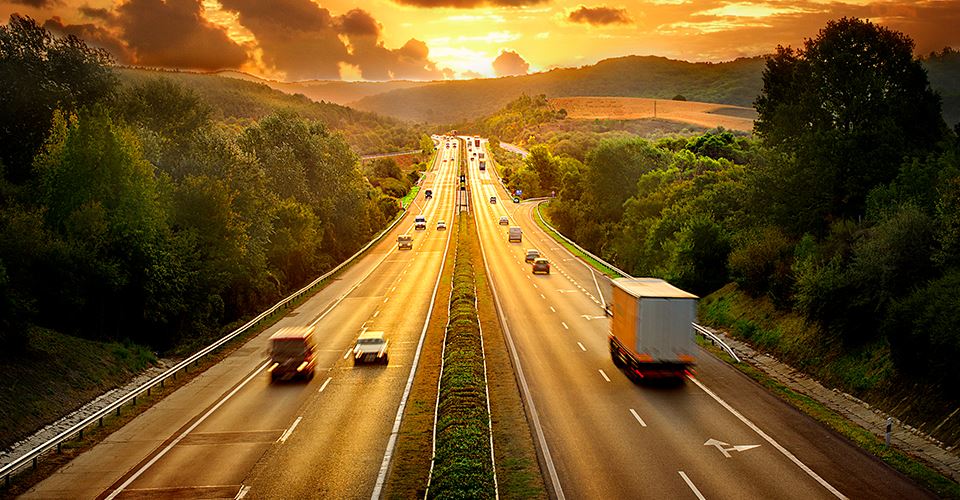 benefits and disadvantages of shipping a car during a move