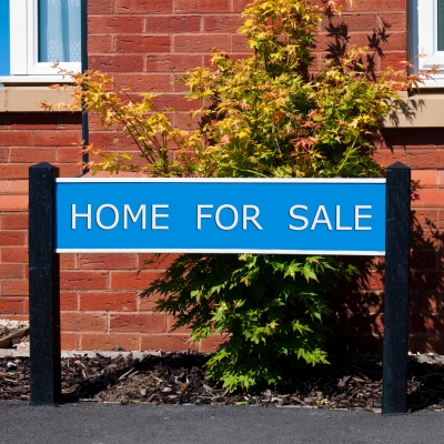 /selling-home-using-real-estate-agent/