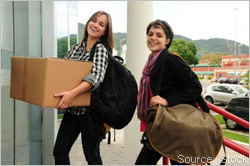 /how-to-pack-for-college-break/