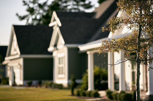 /moving-in-together-and-buying-a-house/