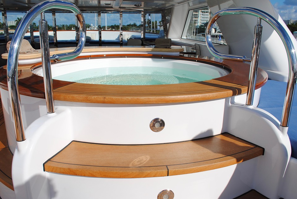 How To Move A Hot Tub In 8 Steps Movers Com